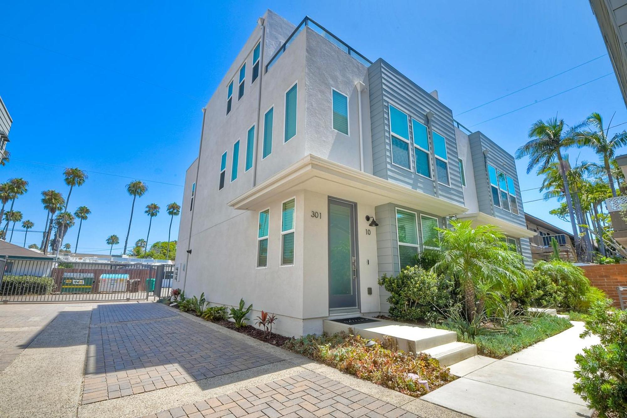 Blocks To Beach - Coastal Beach Decor - Garage Parking - Gated Community - 30 Day Fully Furnished Villa Oceanside Exterior photo